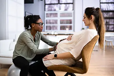 Women’s health nurse practitioner MSN student conducting a patient consultation